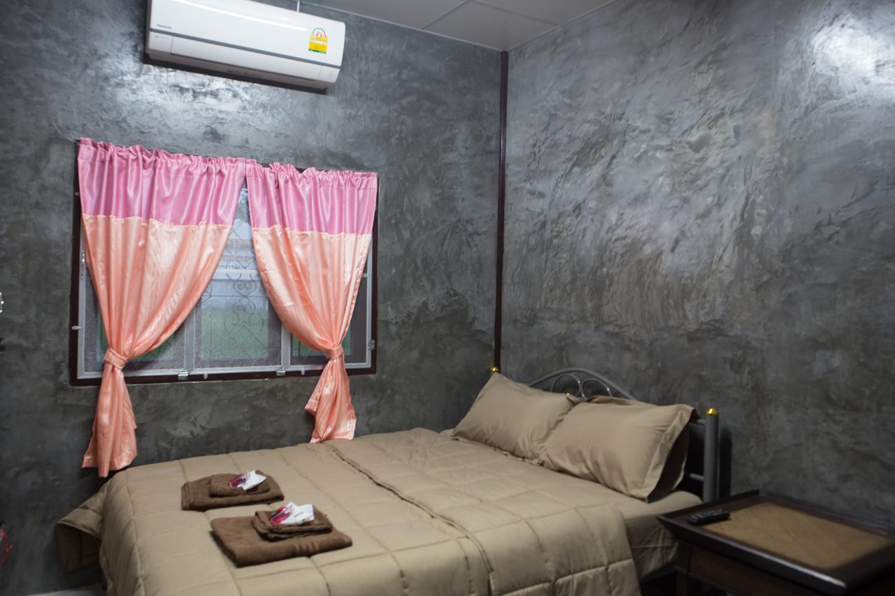 ฺbaan Tonglong Homestay Hang Dong Exterior photo